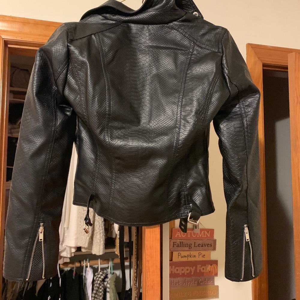 Women’s leather jacket